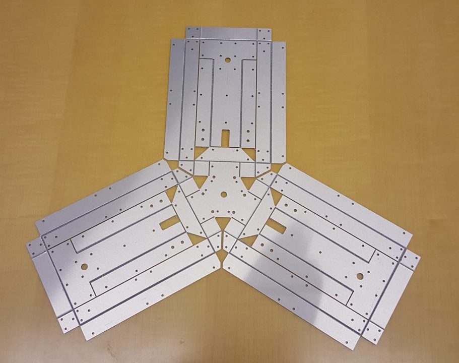 Single piece composite delta linkages.